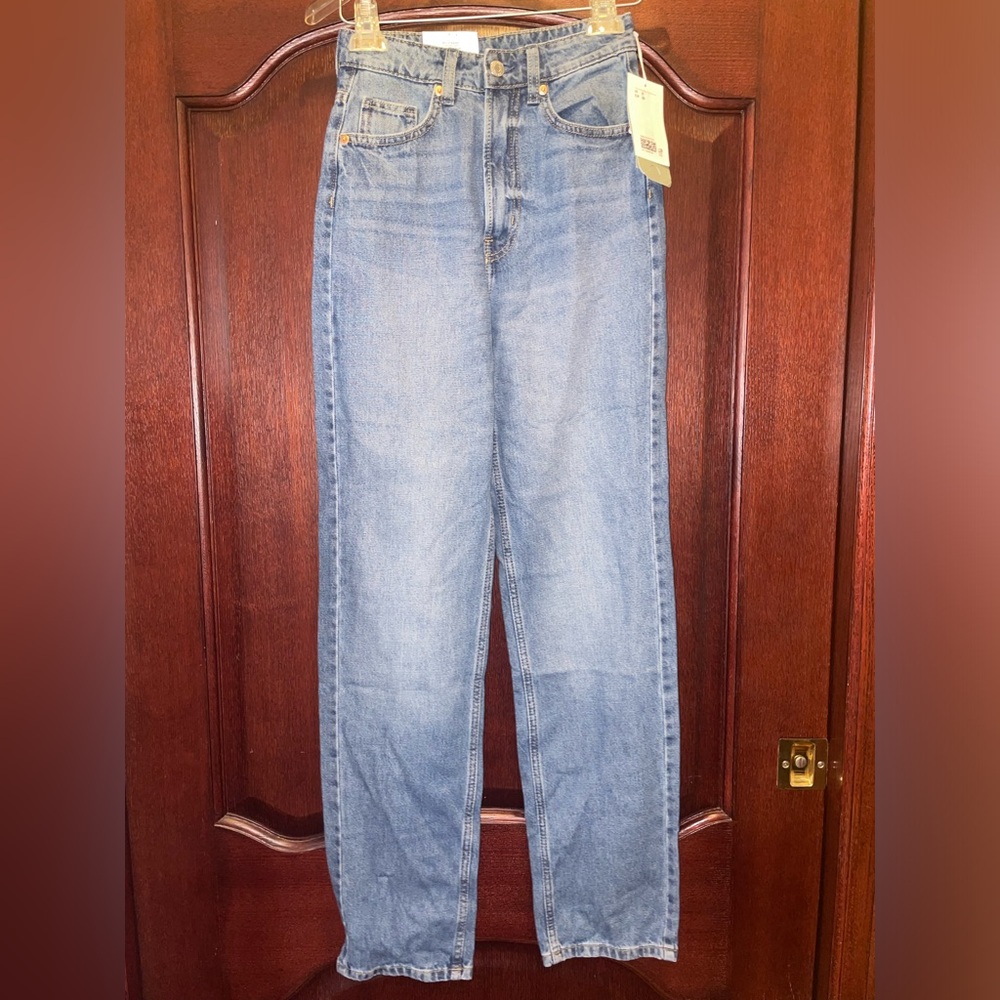 NWT H&M 90s Straight Ultra High Waist Jeans in Size 0